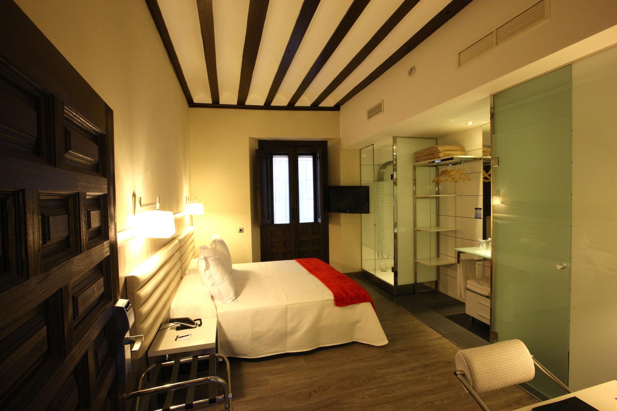 אלקאלה דה הנארס Evenia Alcala Boutique Hotel מראה חיצוני תמונה