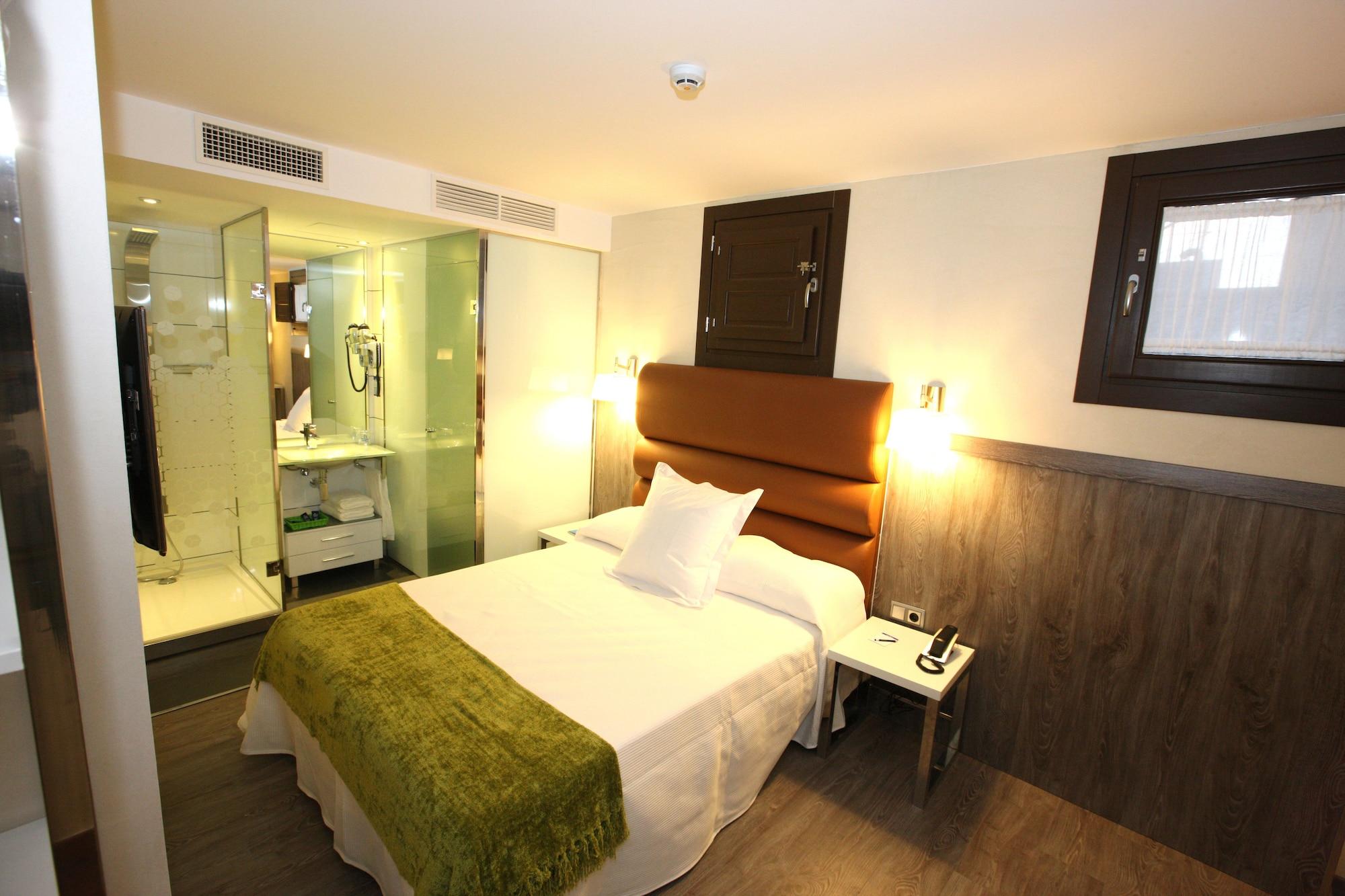 אלקאלה דה הנארס Evenia Alcala Boutique Hotel מראה חיצוני תמונה