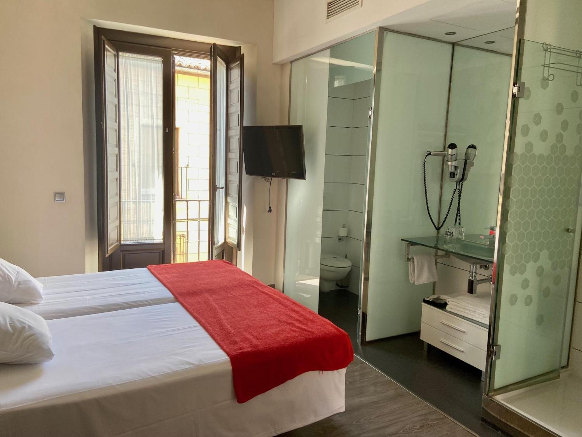 אלקאלה דה הנארס Evenia Alcala Boutique Hotel מראה חיצוני תמונה
