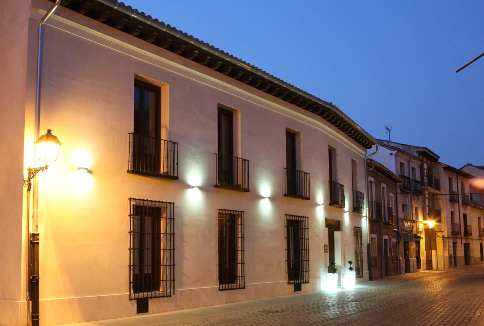 אלקאלה דה הנארס Evenia Alcala Boutique Hotel מראה חיצוני תמונה