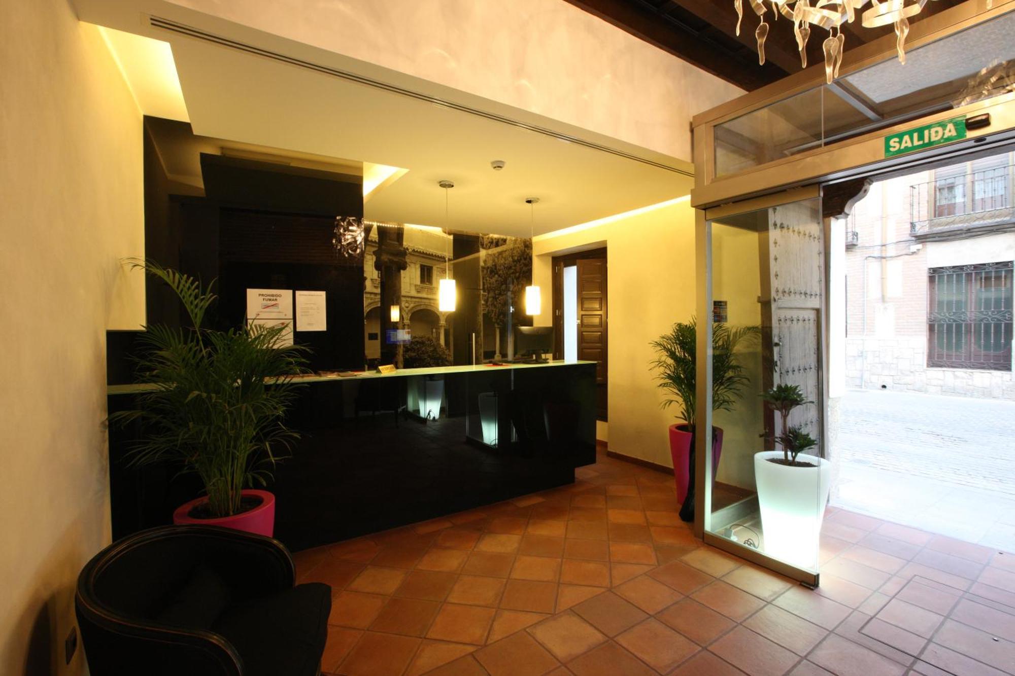 אלקאלה דה הנארס Evenia Alcala Boutique Hotel מראה חיצוני תמונה