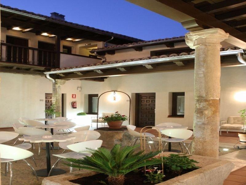 אלקאלה דה הנארס Evenia Alcala Boutique Hotel מראה חיצוני תמונה