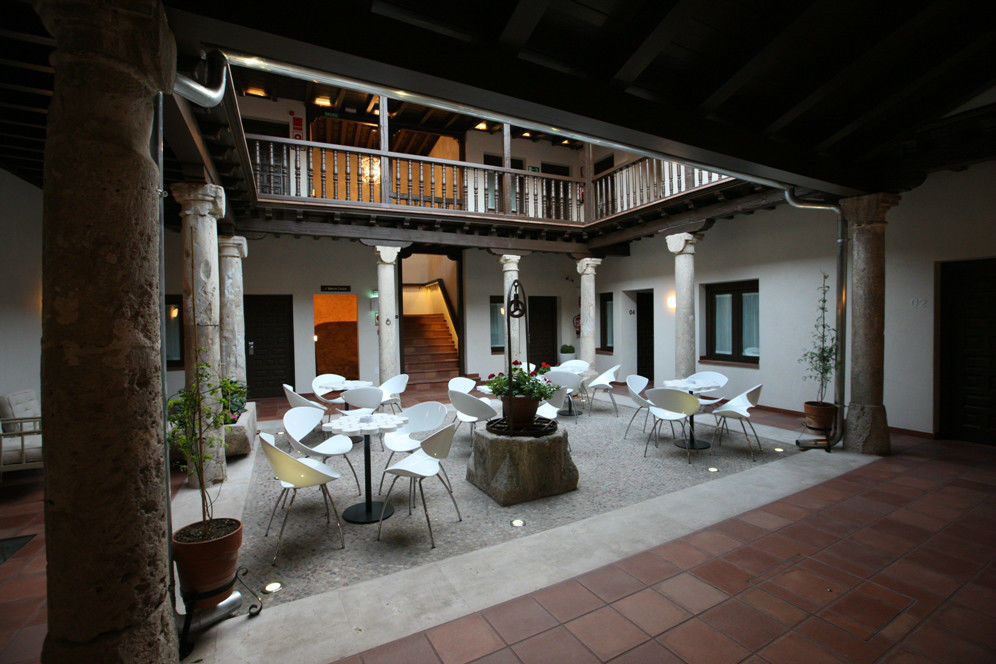 אלקאלה דה הנארס Evenia Alcala Boutique Hotel מראה חיצוני תמונה