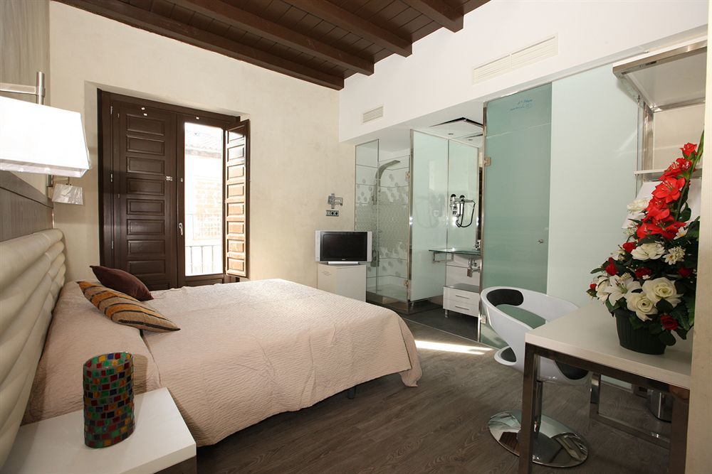אלקאלה דה הנארס Evenia Alcala Boutique Hotel מראה חיצוני תמונה