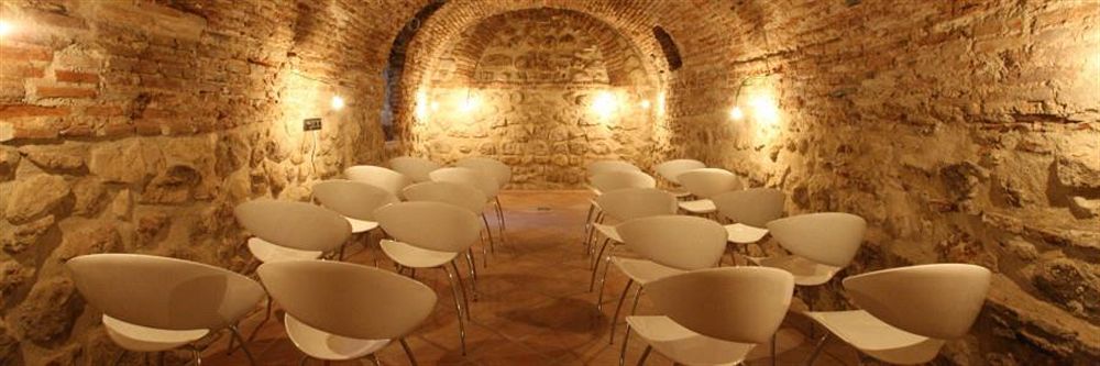 אלקאלה דה הנארס Evenia Alcala Boutique Hotel מראה חיצוני תמונה