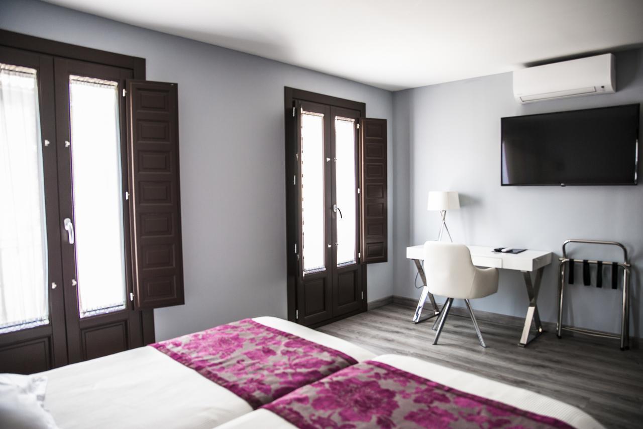 אלקאלה דה הנארס Evenia Alcala Boutique Hotel מראה חיצוני תמונה