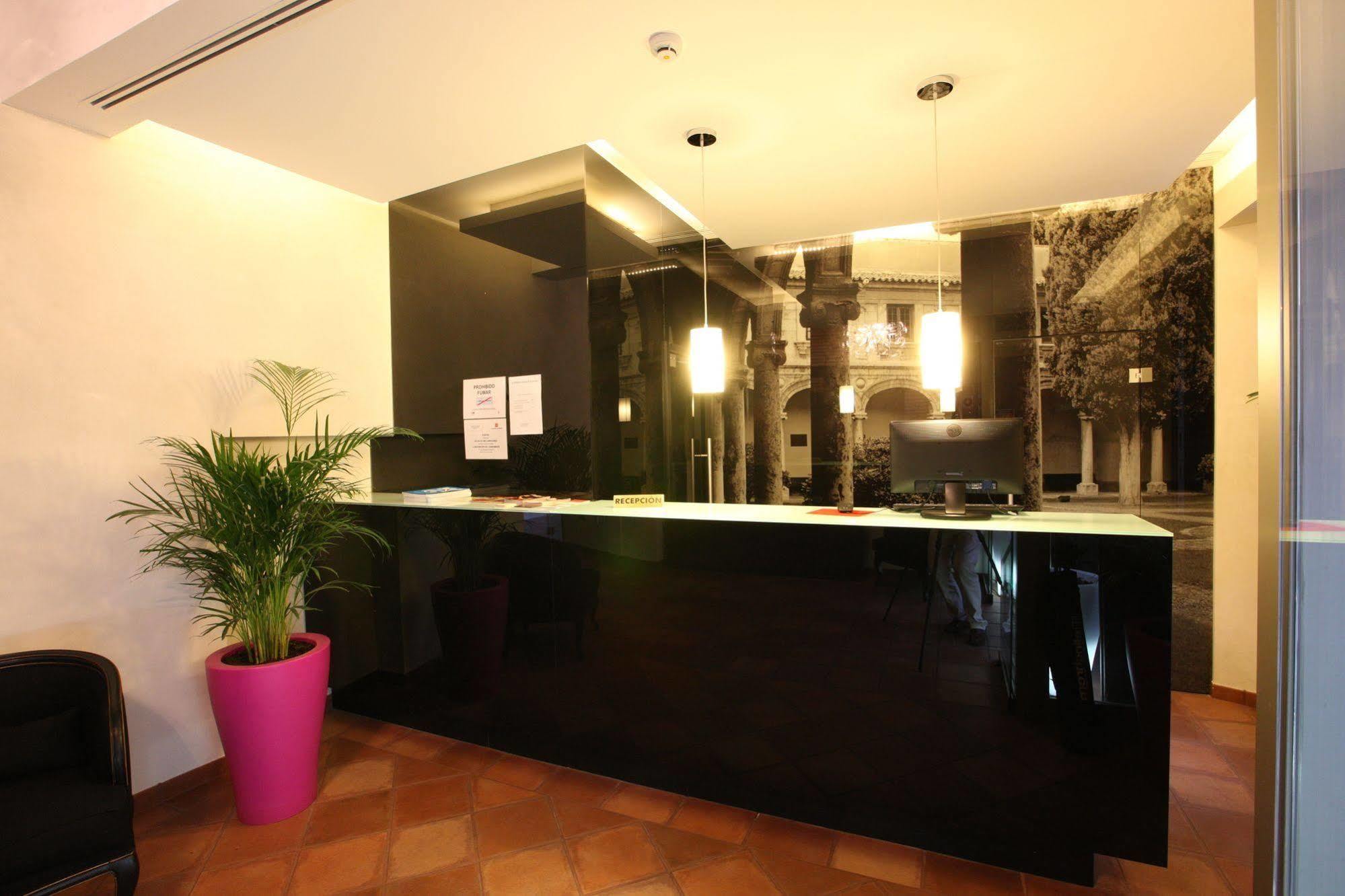 אלקאלה דה הנארס Evenia Alcala Boutique Hotel מראה חיצוני תמונה